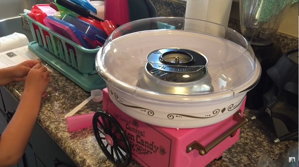 Nostalgia PCM306PK Vintage Countertop Original Cotton Candy Maker