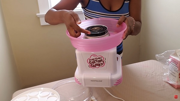 Nostalgia PCM805PNK Countertop Cotton Candy Machine